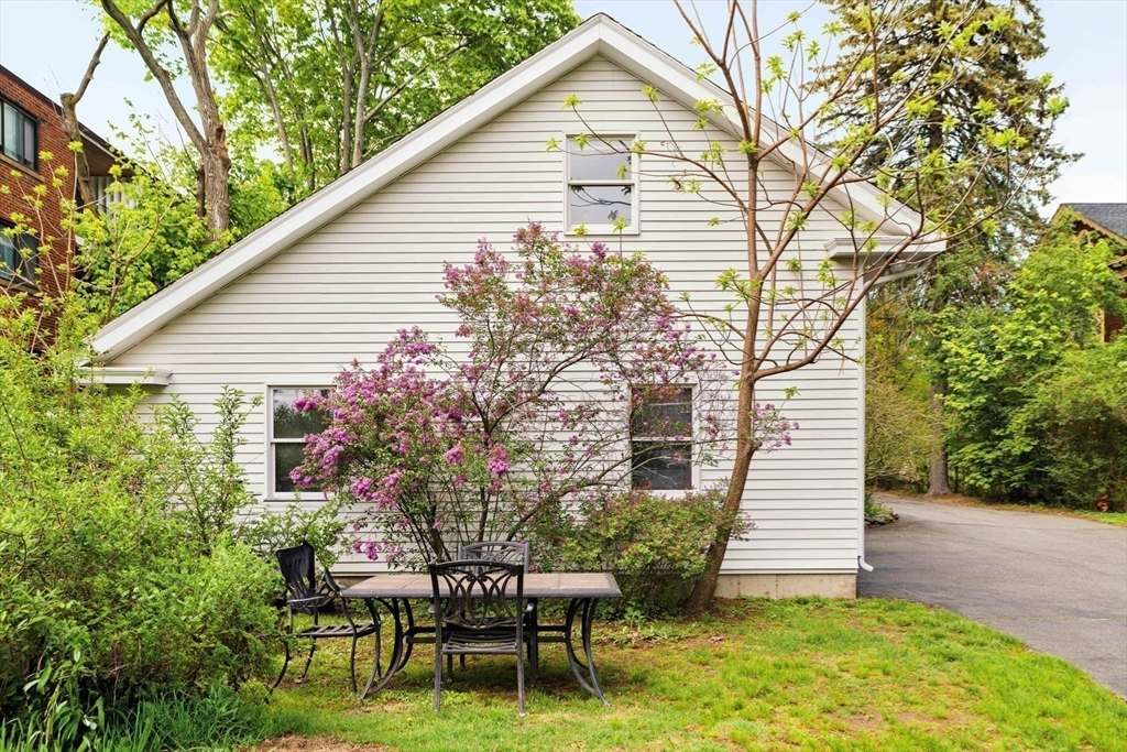 36 W Emerson St