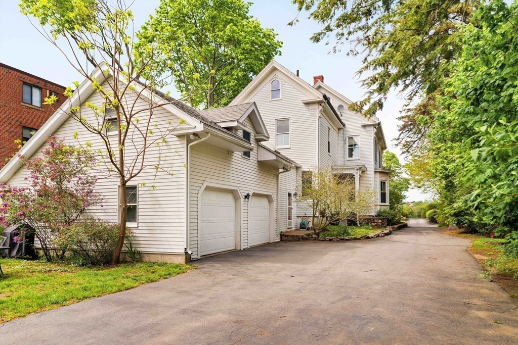 36 W Emerson St