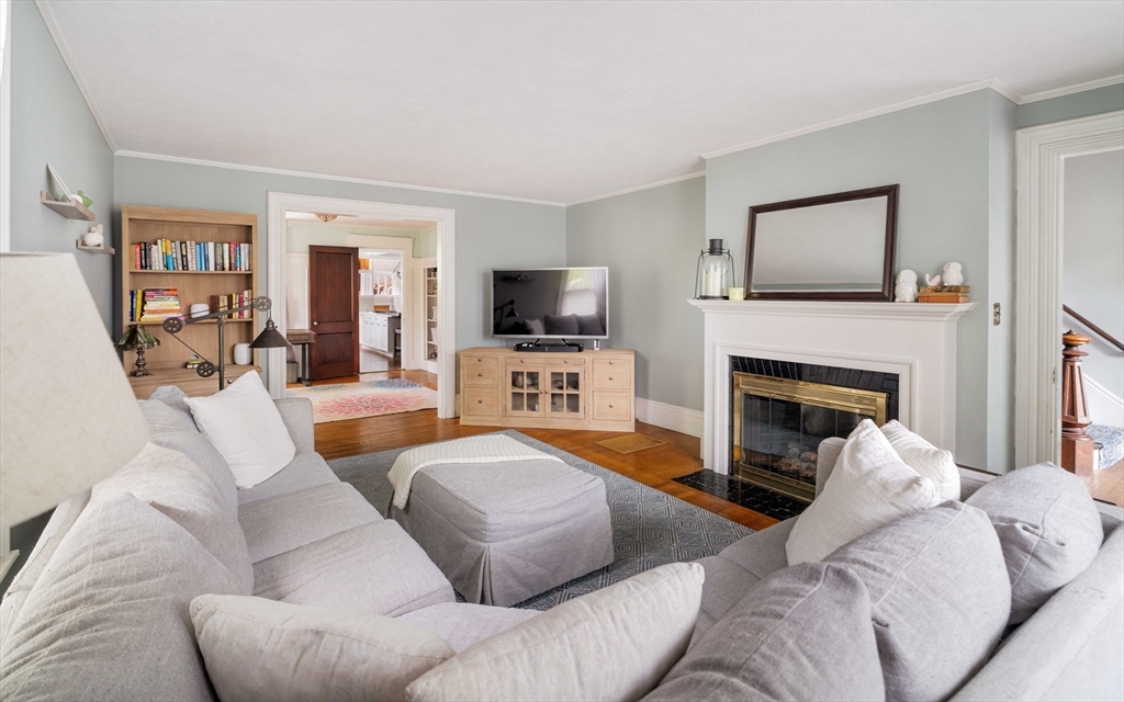 36 W Emerson St