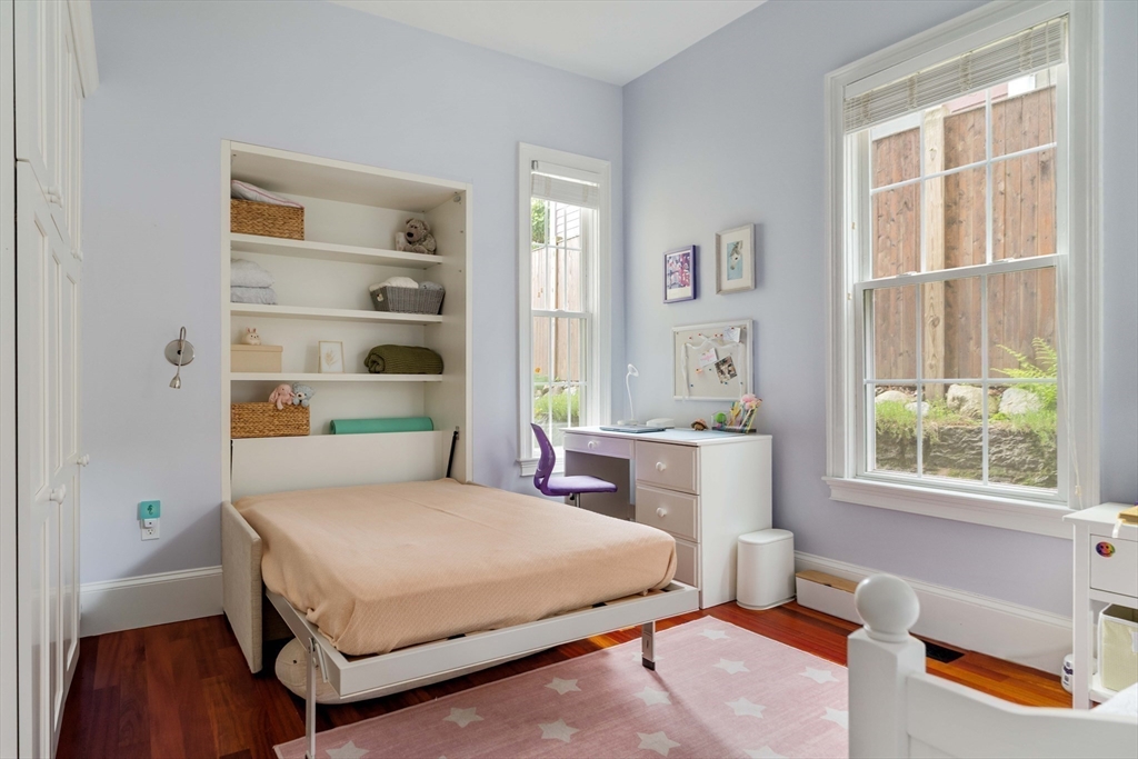 17 Rockview St #1