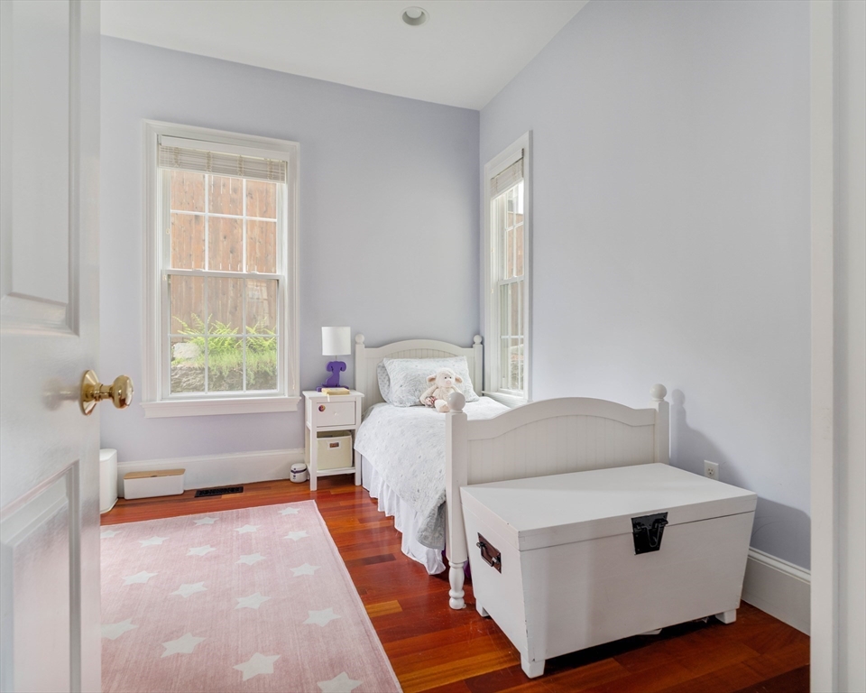17 Rockview St #1