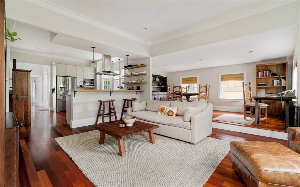 17 Rockview St #1