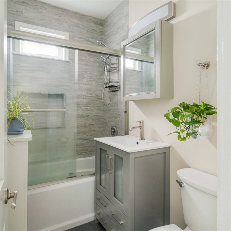 11 Sedgwick Street # 8