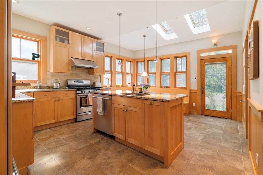 24 Lochstead Ave