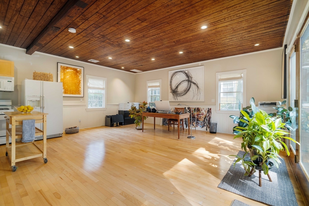 24 Lochstead Ave