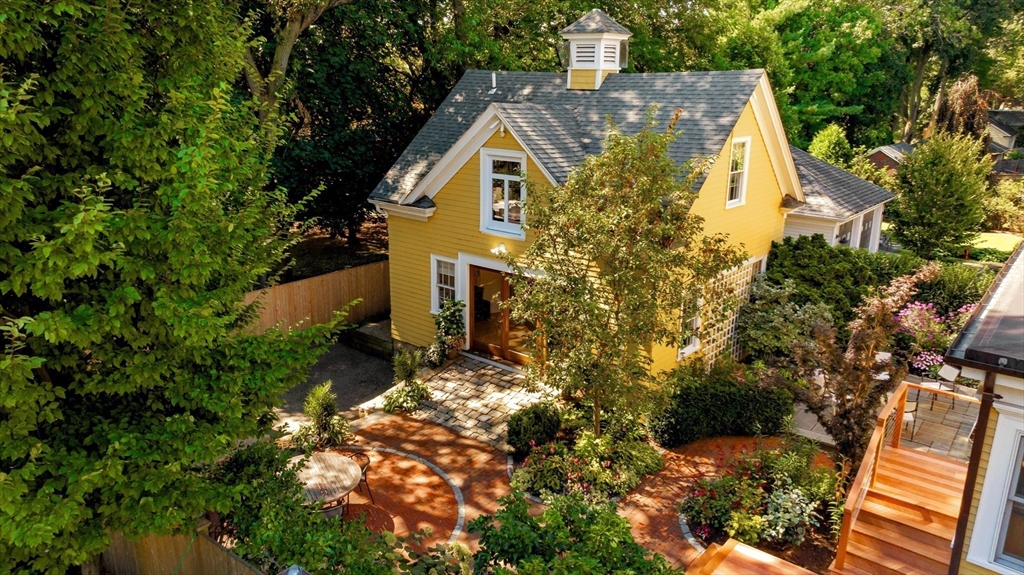 24 Lochstead Ave