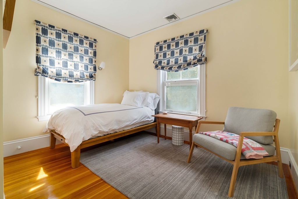 24 Lochstead Ave