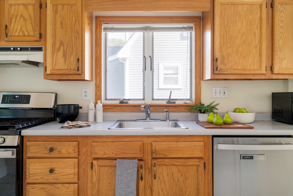 87 College Ave, Medford
