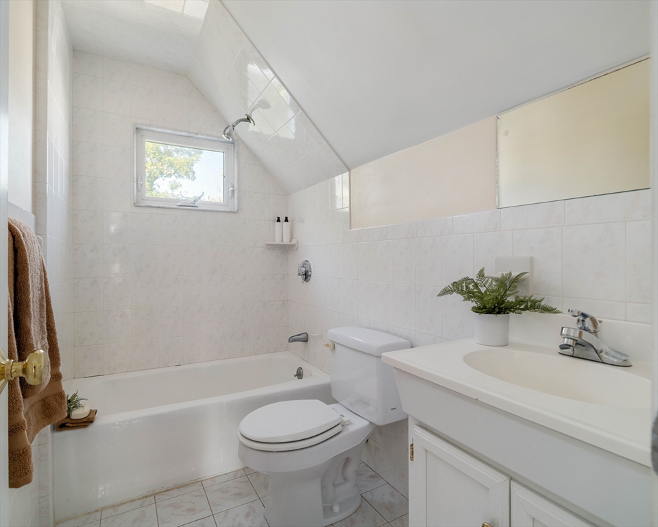 87 College Ave, Medford