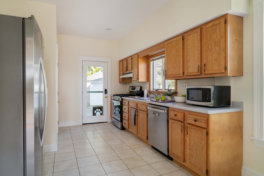 87 College Ave, Medford