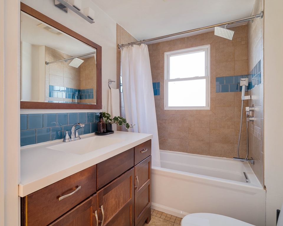 182 Maplewood St # 2