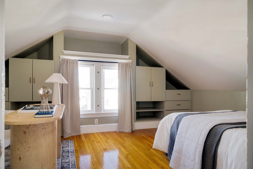 182 Maplewood St # 2