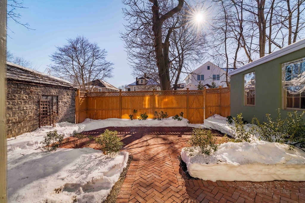 182 Maplewood St # 2