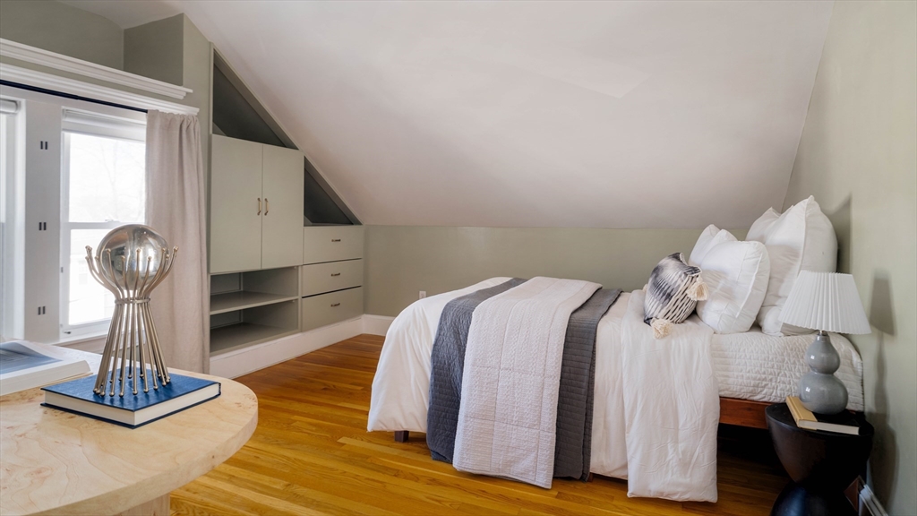 182 Maplewood St # 2