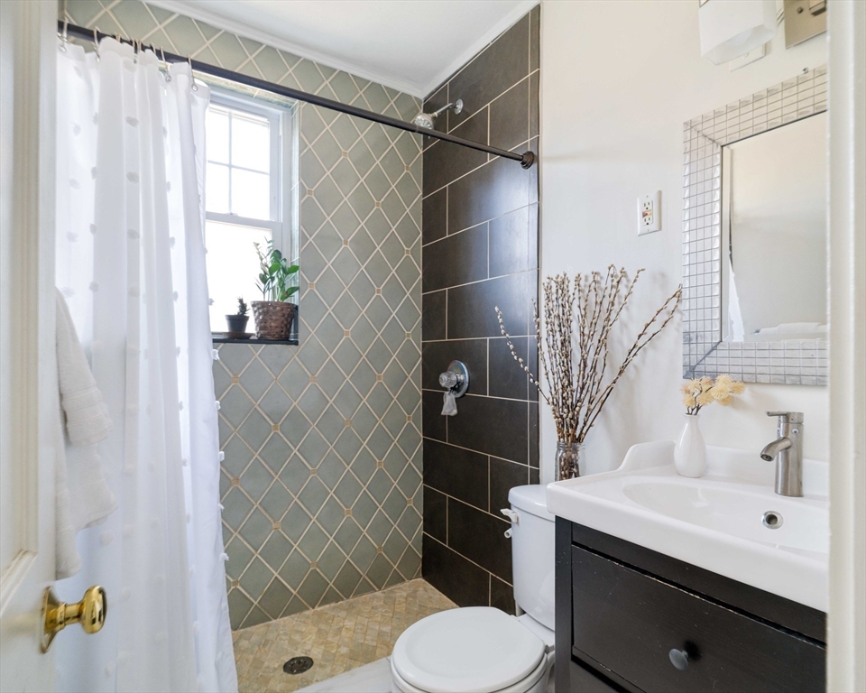 48 Robinwood Ave # 7