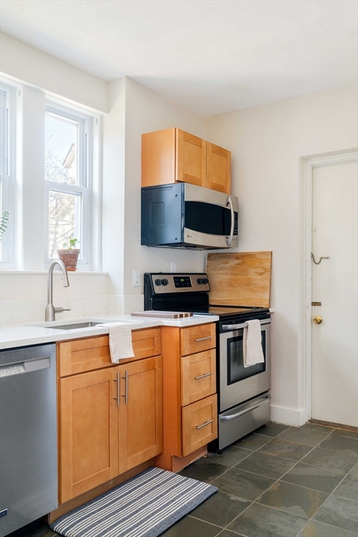 48 Robinwood Ave # 7