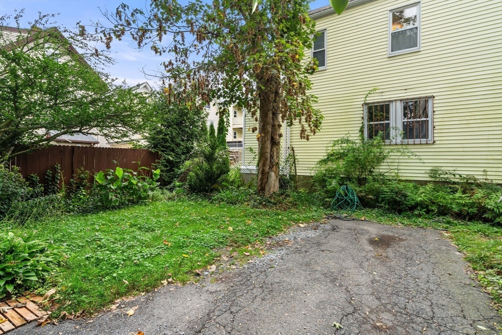 15 Oakland St # 1
