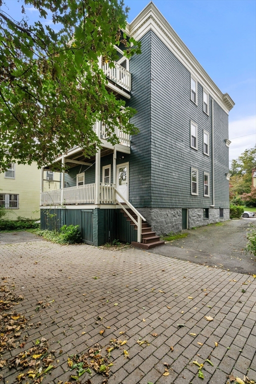 15 Oakland St # 1