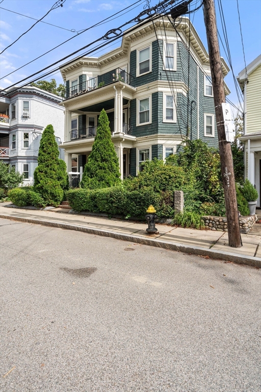 15 Oakland St # 1
