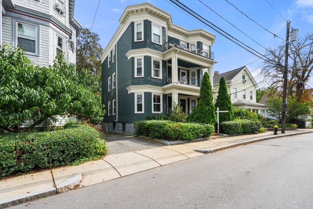 15 Oakland St # 1