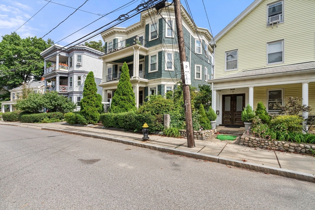15 Oakland St # 1