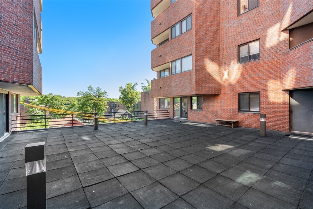 147 Kelton St # 704