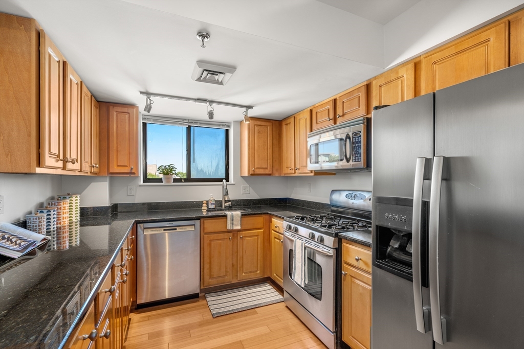 147 Kelton St # 704