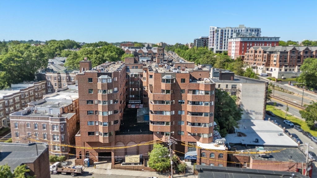 147 Kelton St # 704