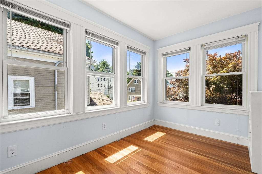 21-23 Averton St