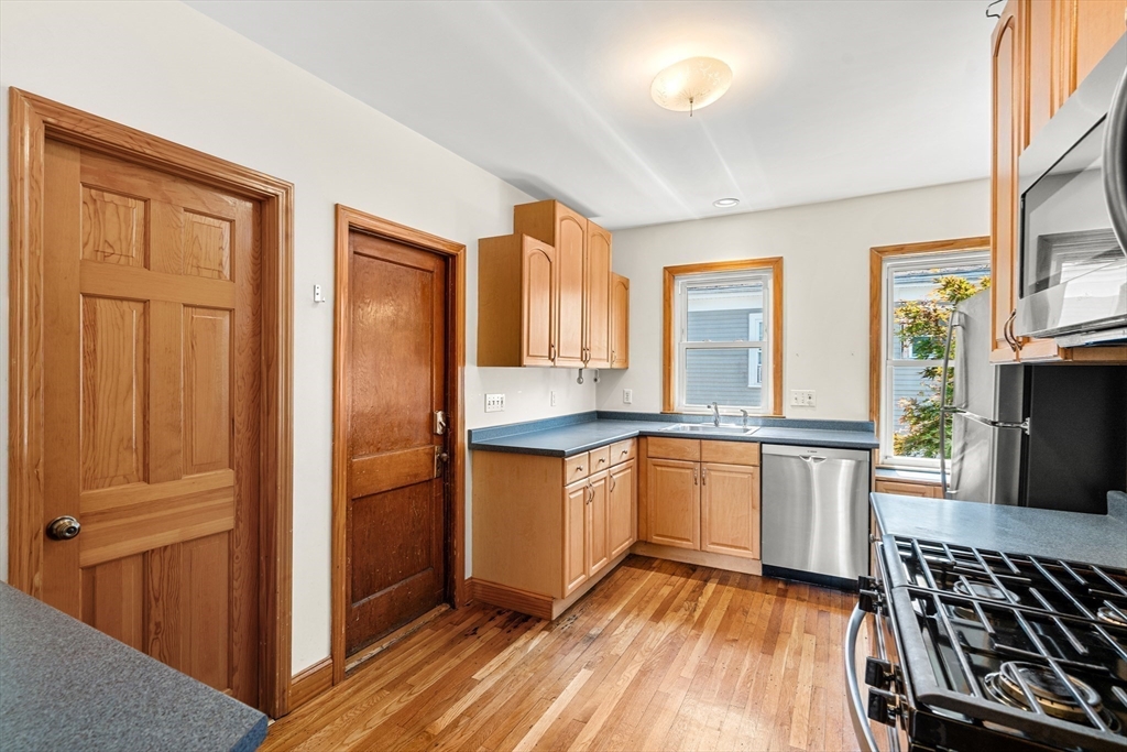 21-23 Averton St