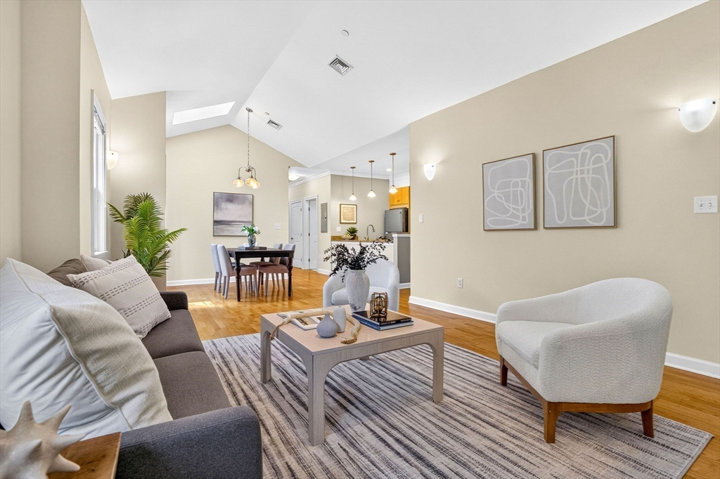 131 Green Street # 306