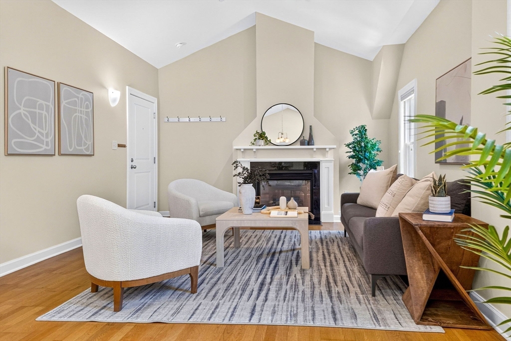 131 Green Street # 306