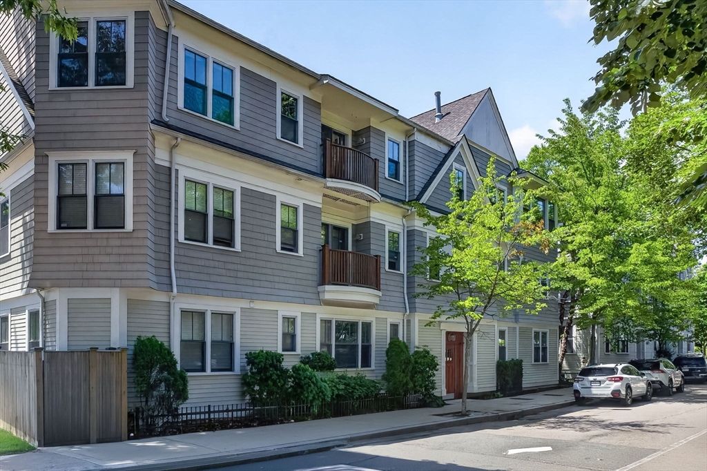 131 Green Street # 306