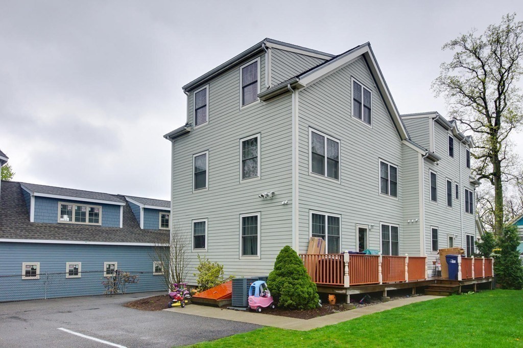 78 Durnell Ave