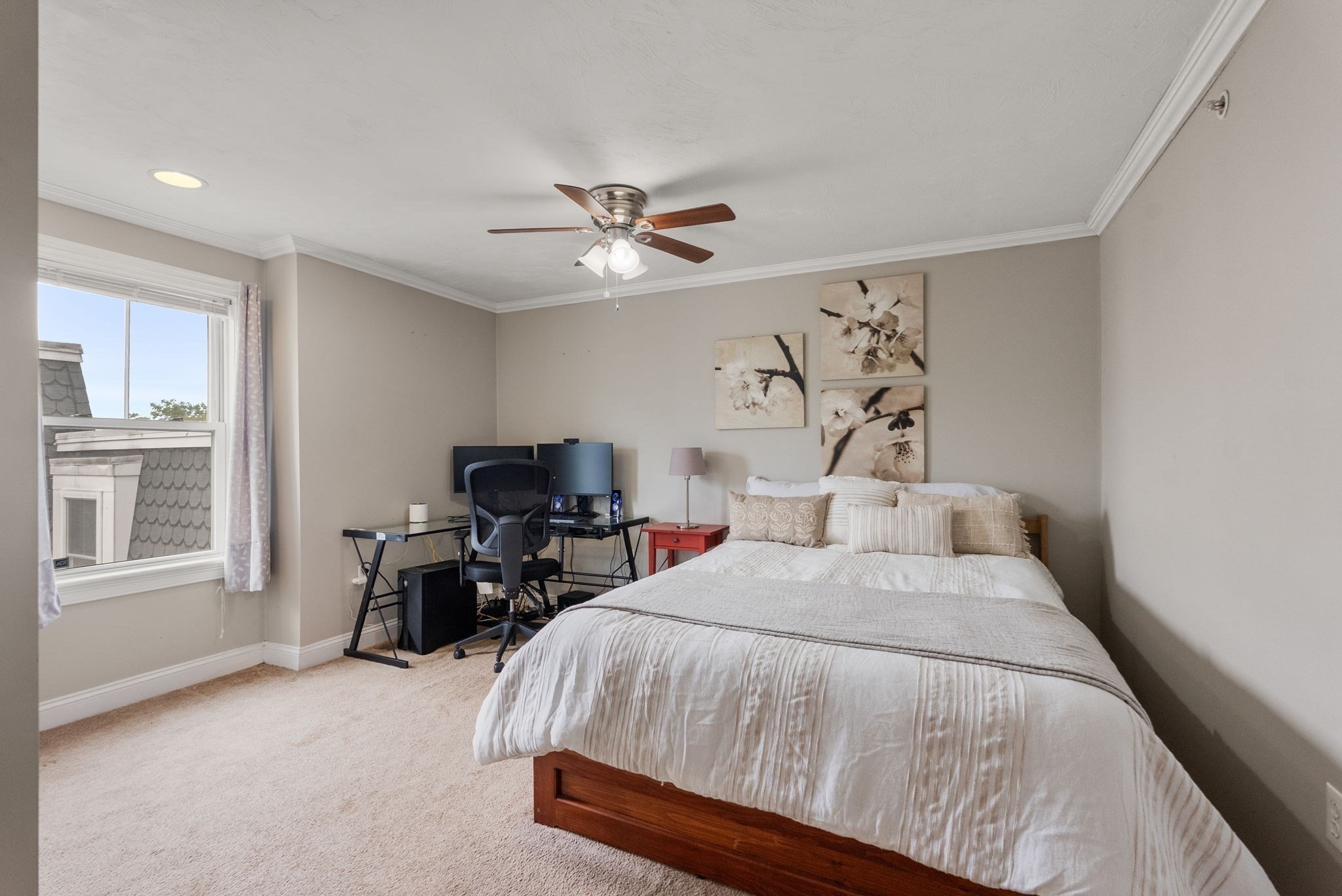 16 Westminster Ave # B2