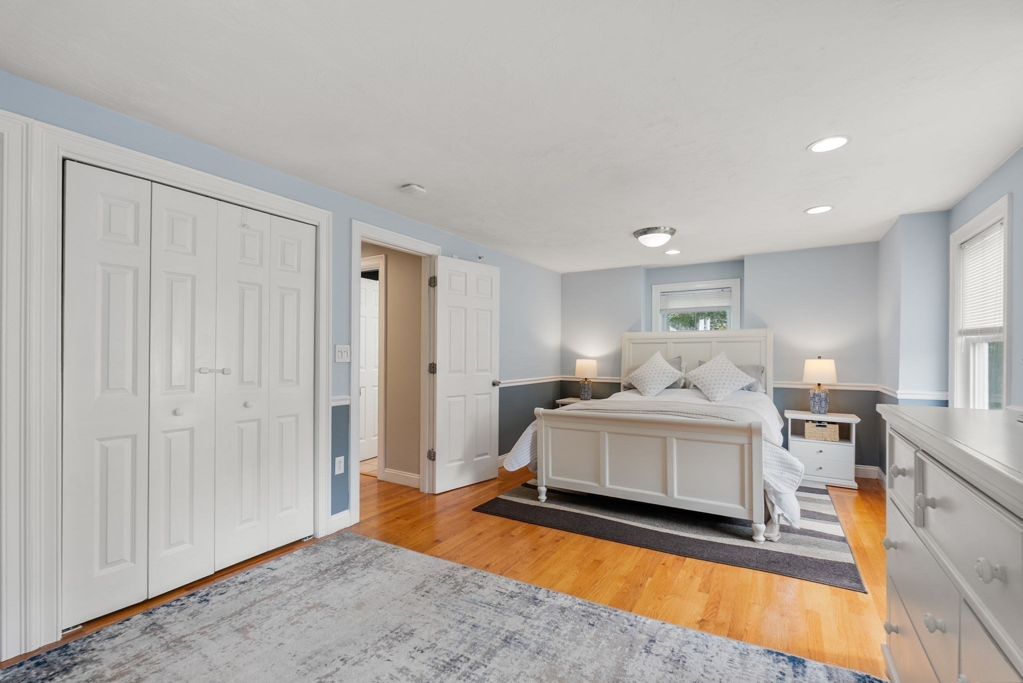 16 Westminster Ave # B2