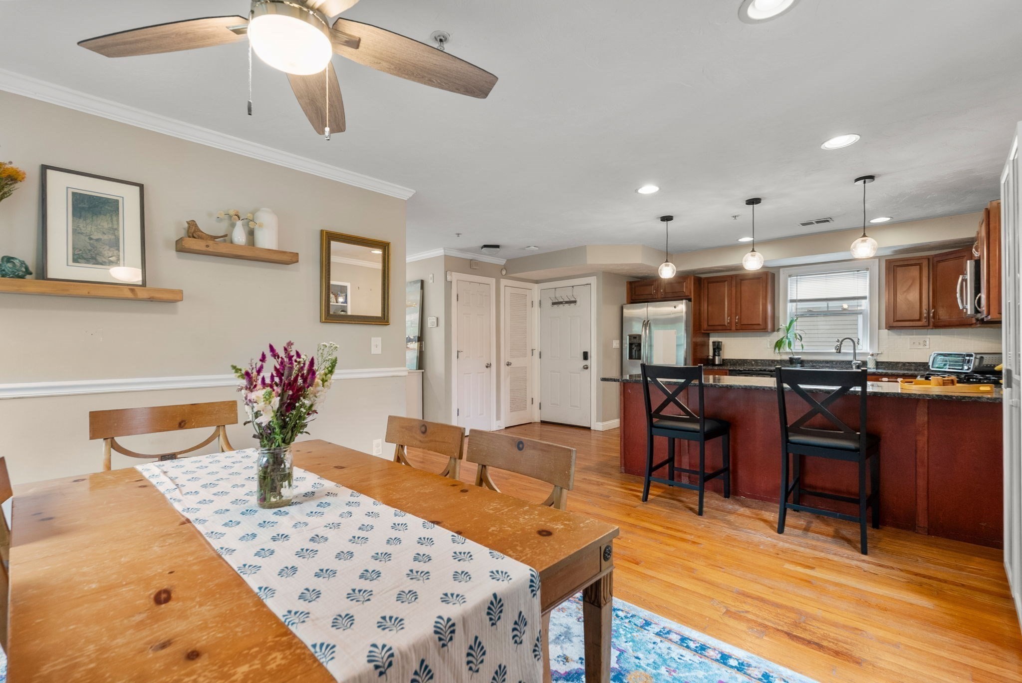 16 Westminster Ave # B2