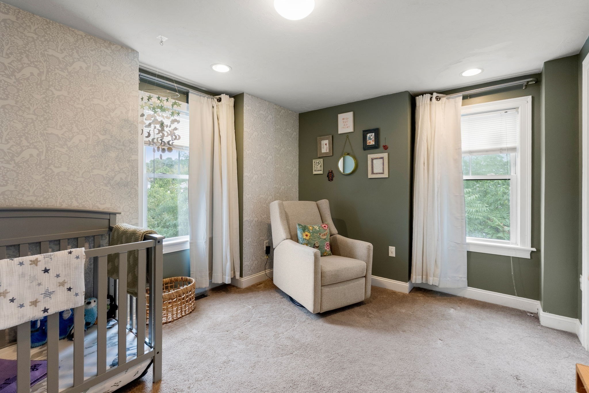 16 Westminster Ave # B2