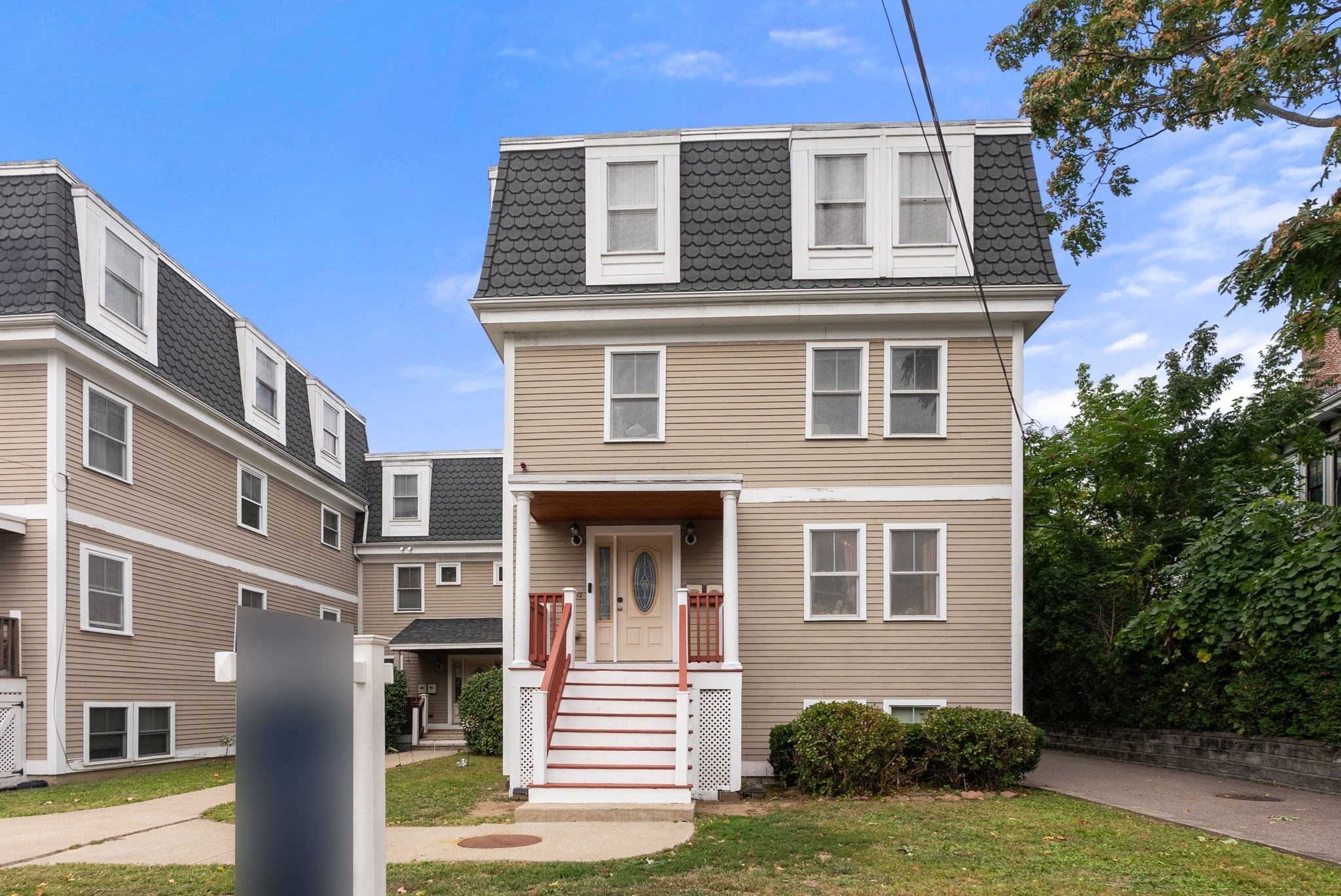 16 Westminster Ave # B2