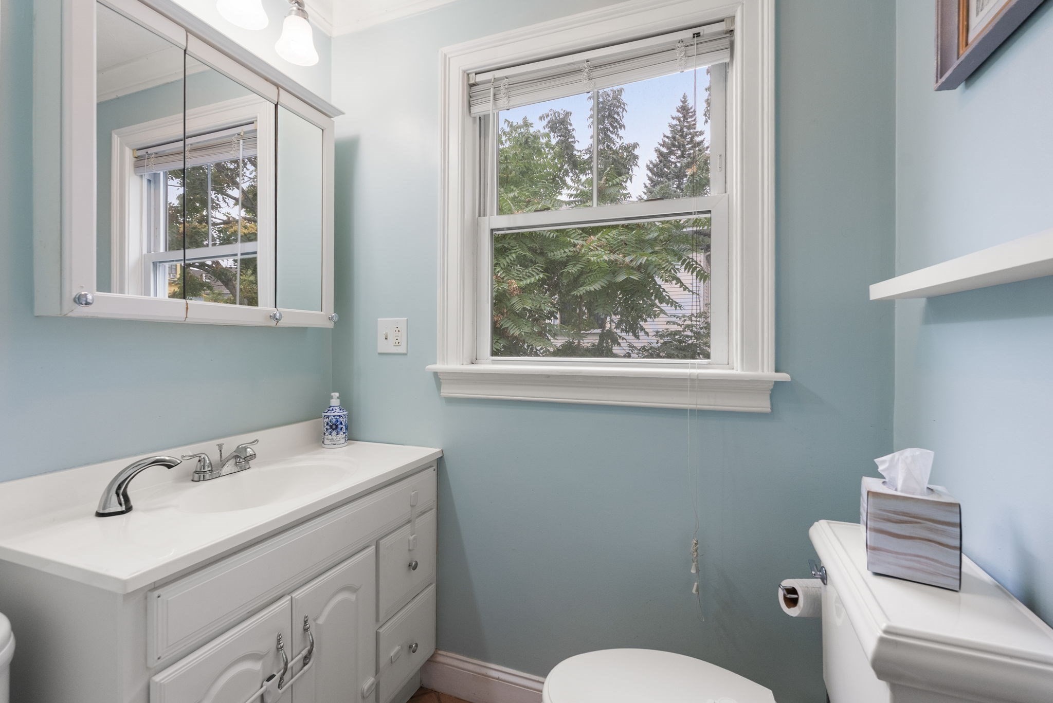 16 Westminster Ave # B2