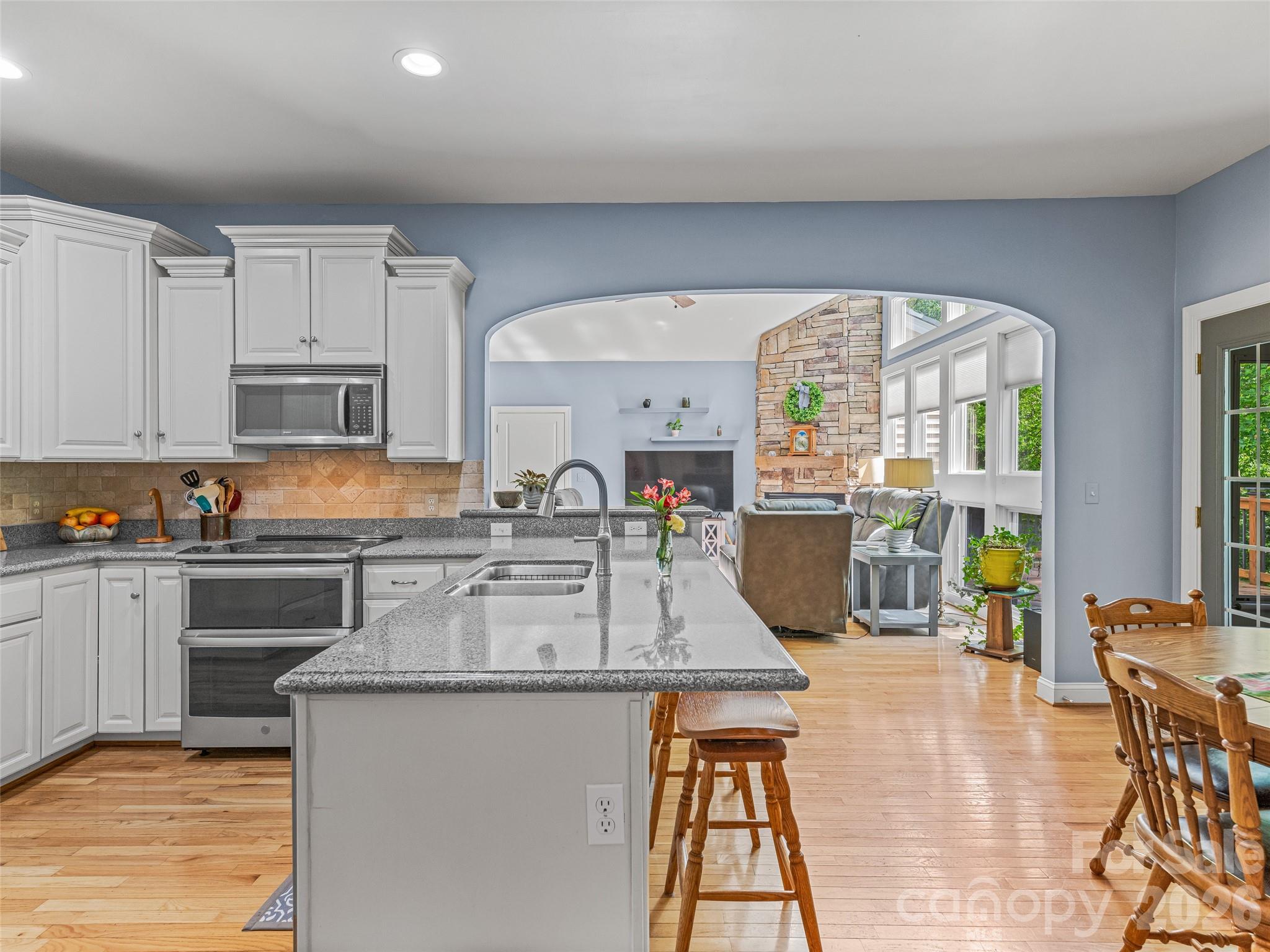 138 Bridlewood Trail