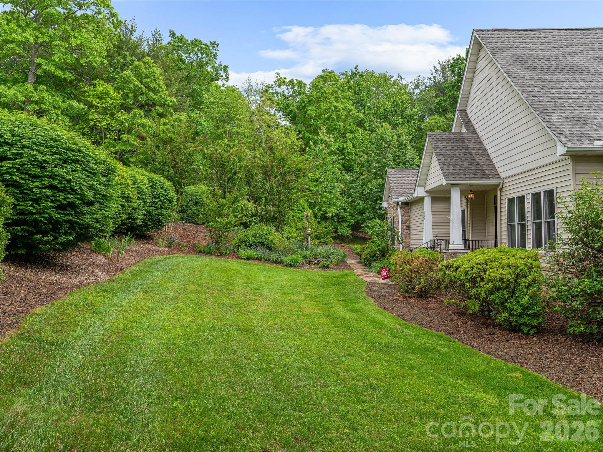 138 Bridlewood Trail