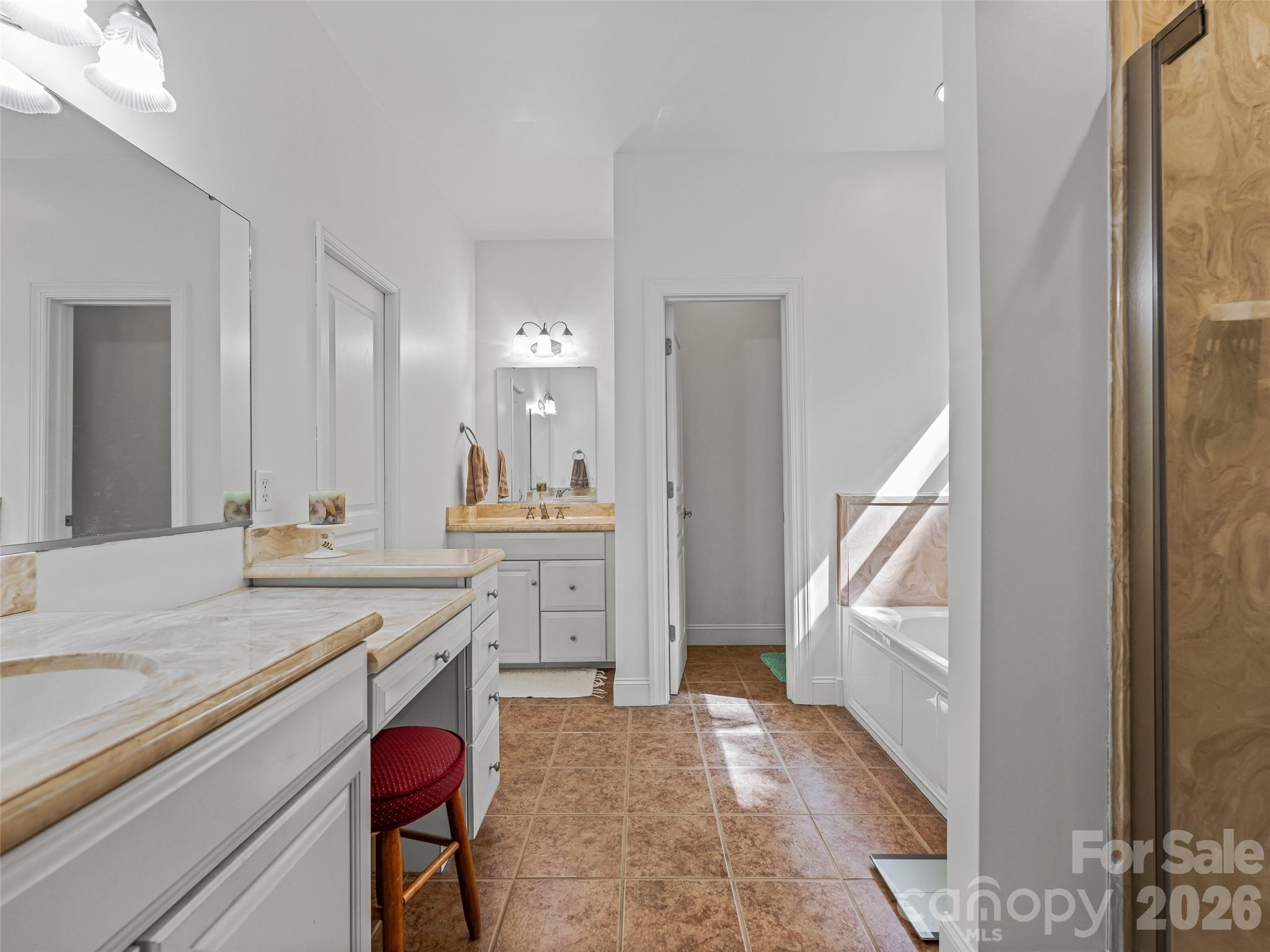 138 Bridlewood Trail