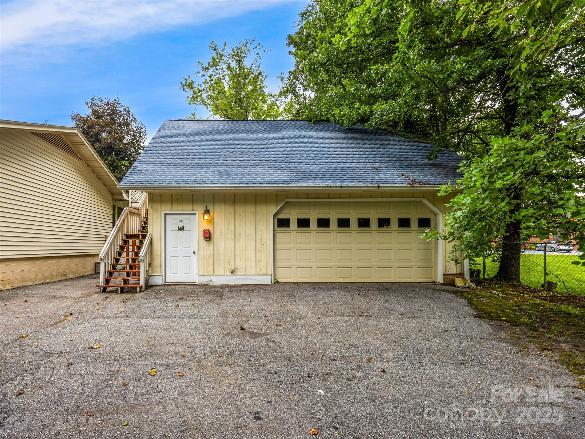 1066 Maplewood Court