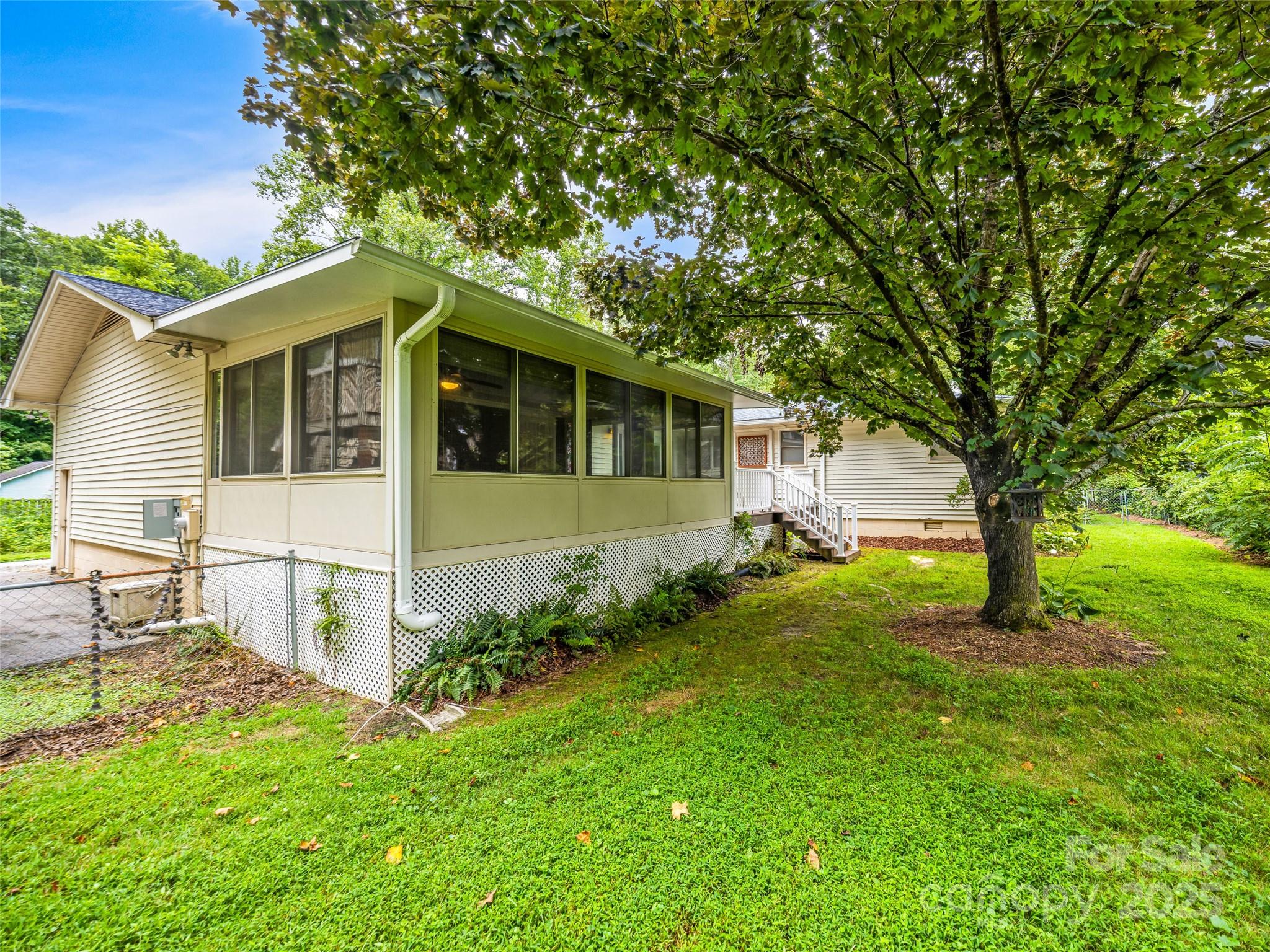 1066 Maplewood Court