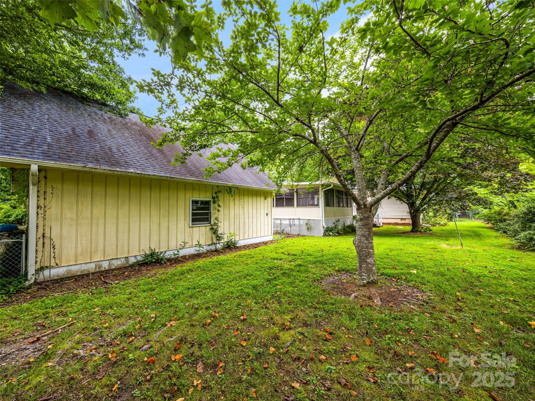 1066 Maplewood Court