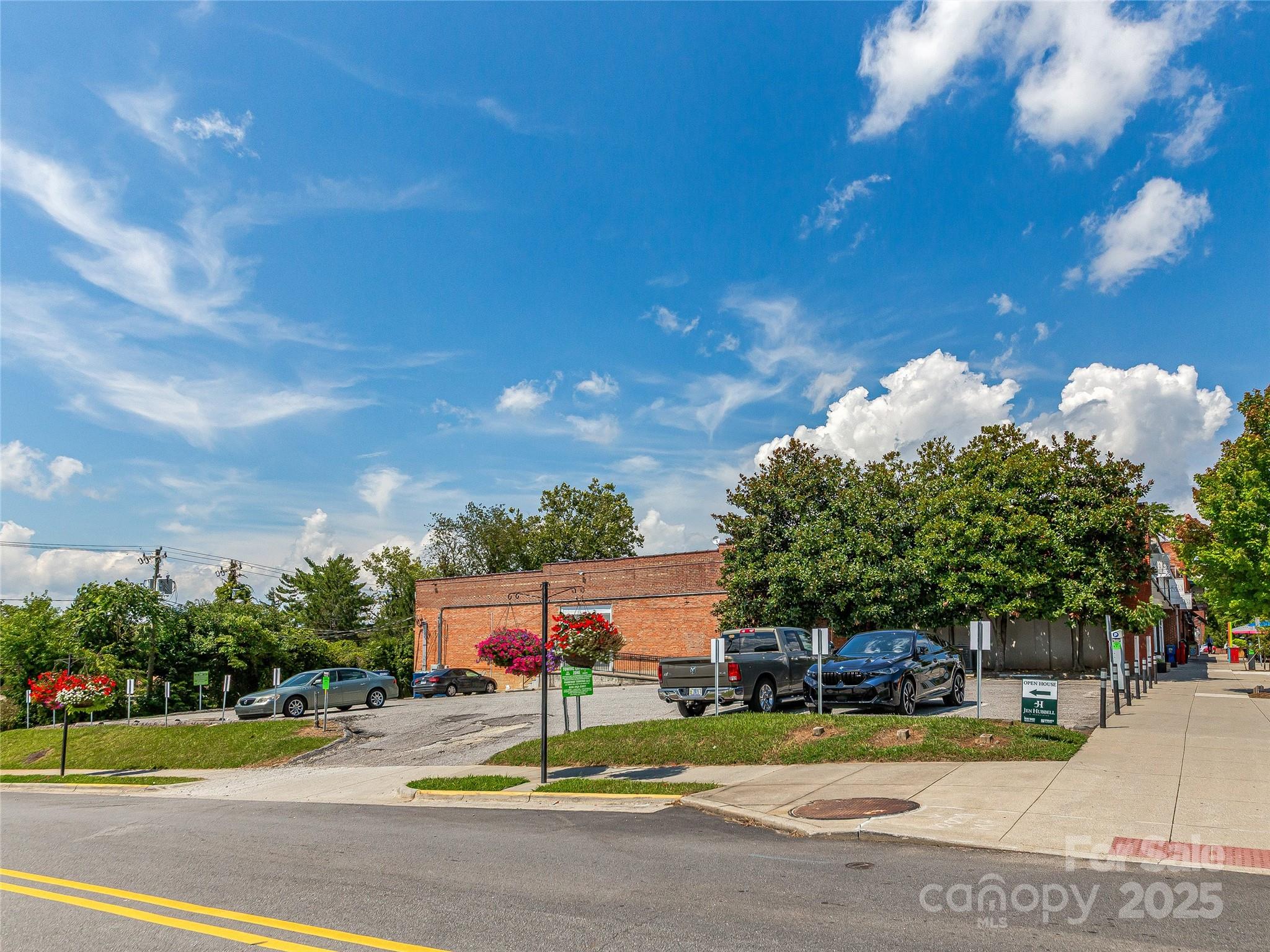 125 & 127 S Main Street