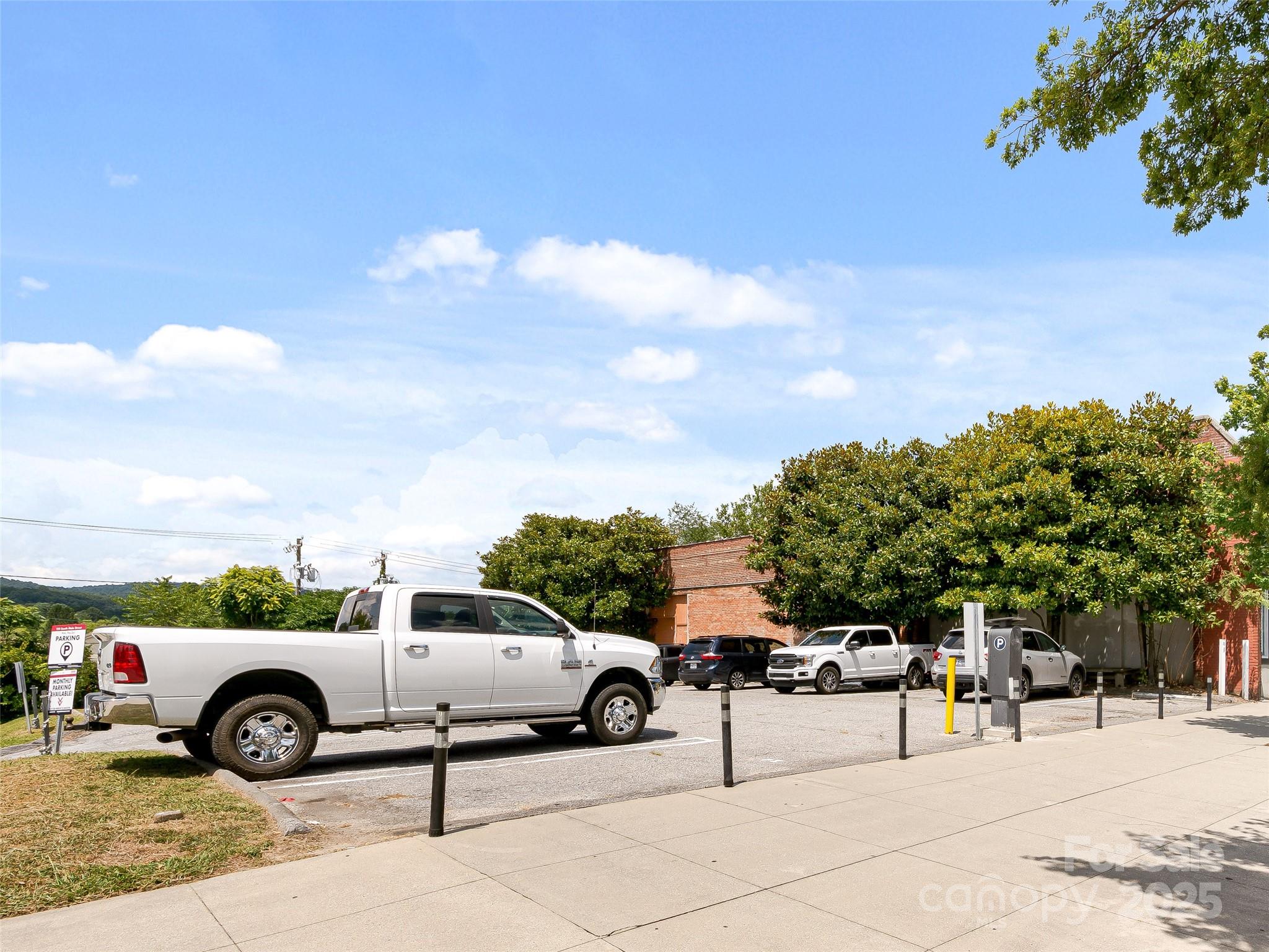 125 & 127 S Main Street