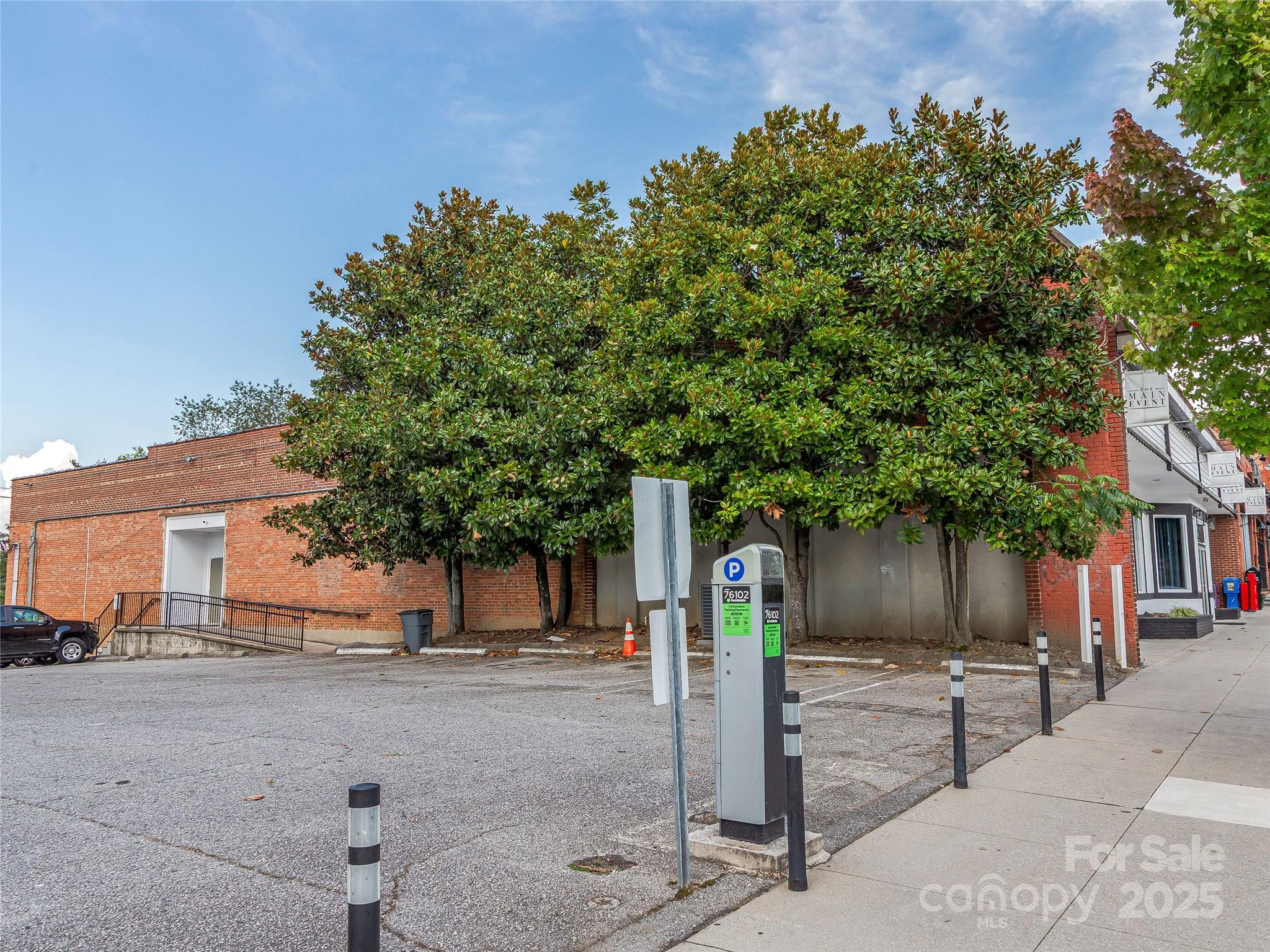 125 & 127 S Main Street