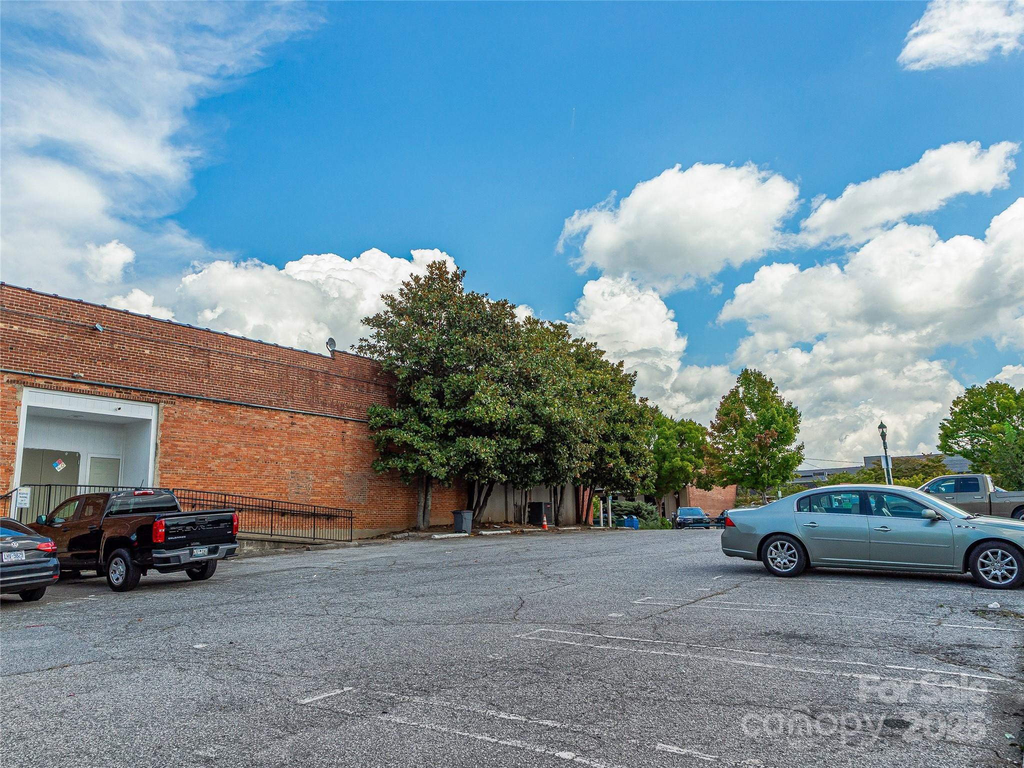 125 & 127 S Main Street